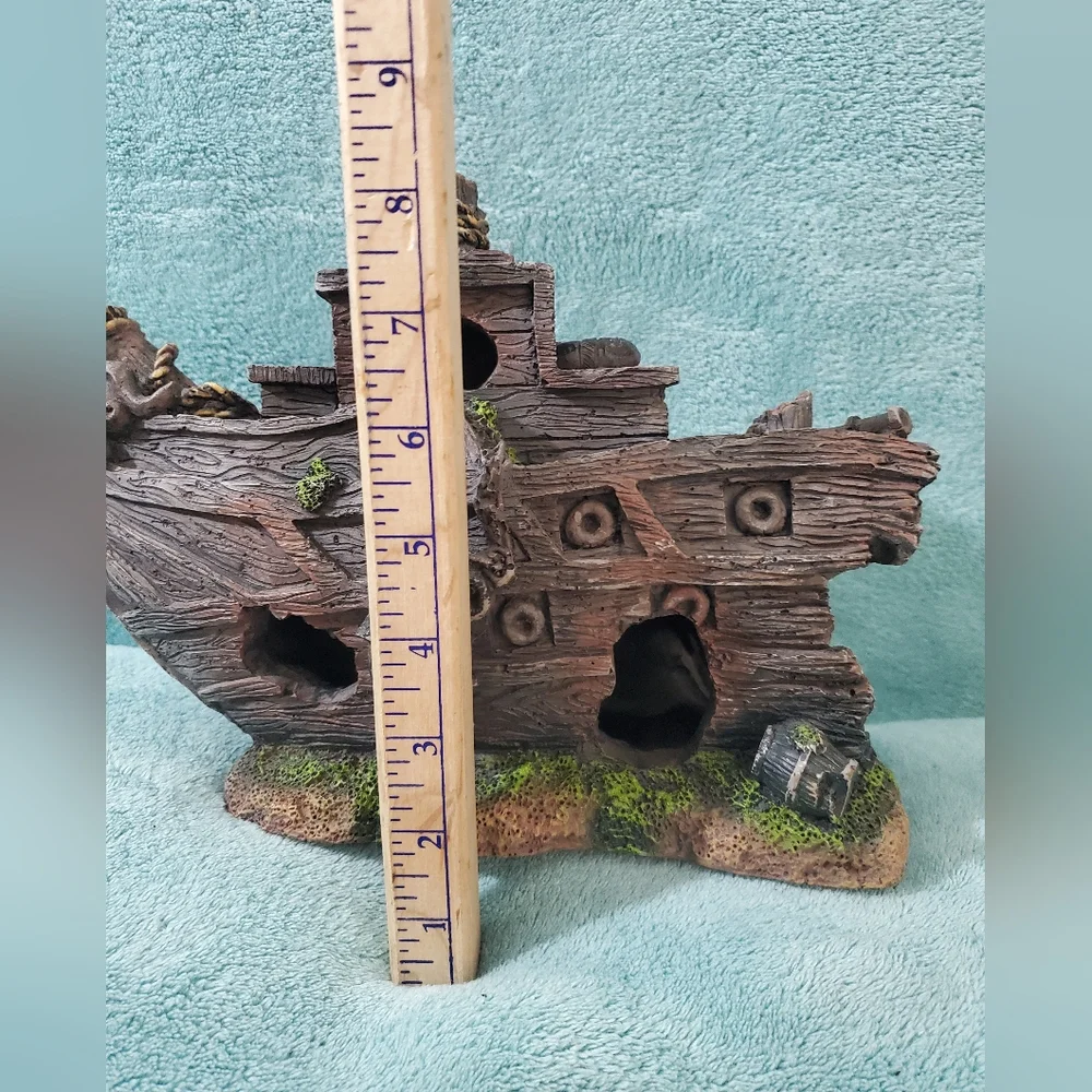 12in x 8in Half Ship Aquarium Decoration in Good Condition